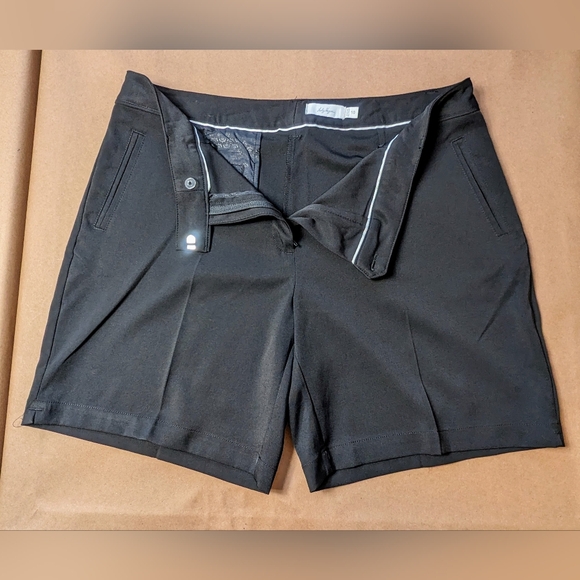 Lady Hagen Shorts (Size 10) - Picture 3 of 9